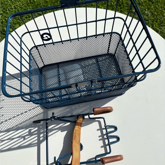 Brand New Retrospec Apollo Bicycle Basket - Picture 3 of 9
